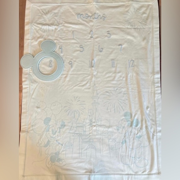 Disney Mickey and Minnie Mouse Milestone Blanket and Marker - Picture 3 of 3